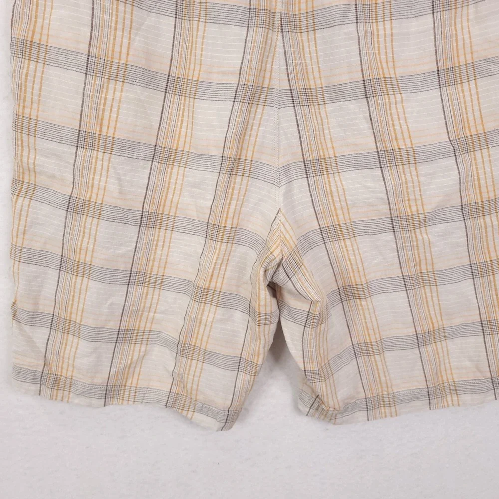 Tommy Bahama Linen Silk Shorts Size 38 Plaid Beach Resortwear Vocation Travel